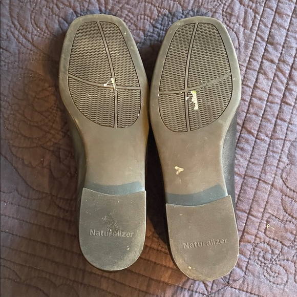 Naturalizer Women's Black Tassel Loafers Size 8 Leather Upper Preppy Traditional - Picture 3 of 7